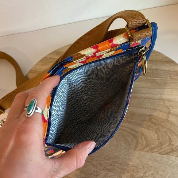 Fossil Bright Printed Indie Floral Slim Medium Crossbody Bag - Picture 3 of 14